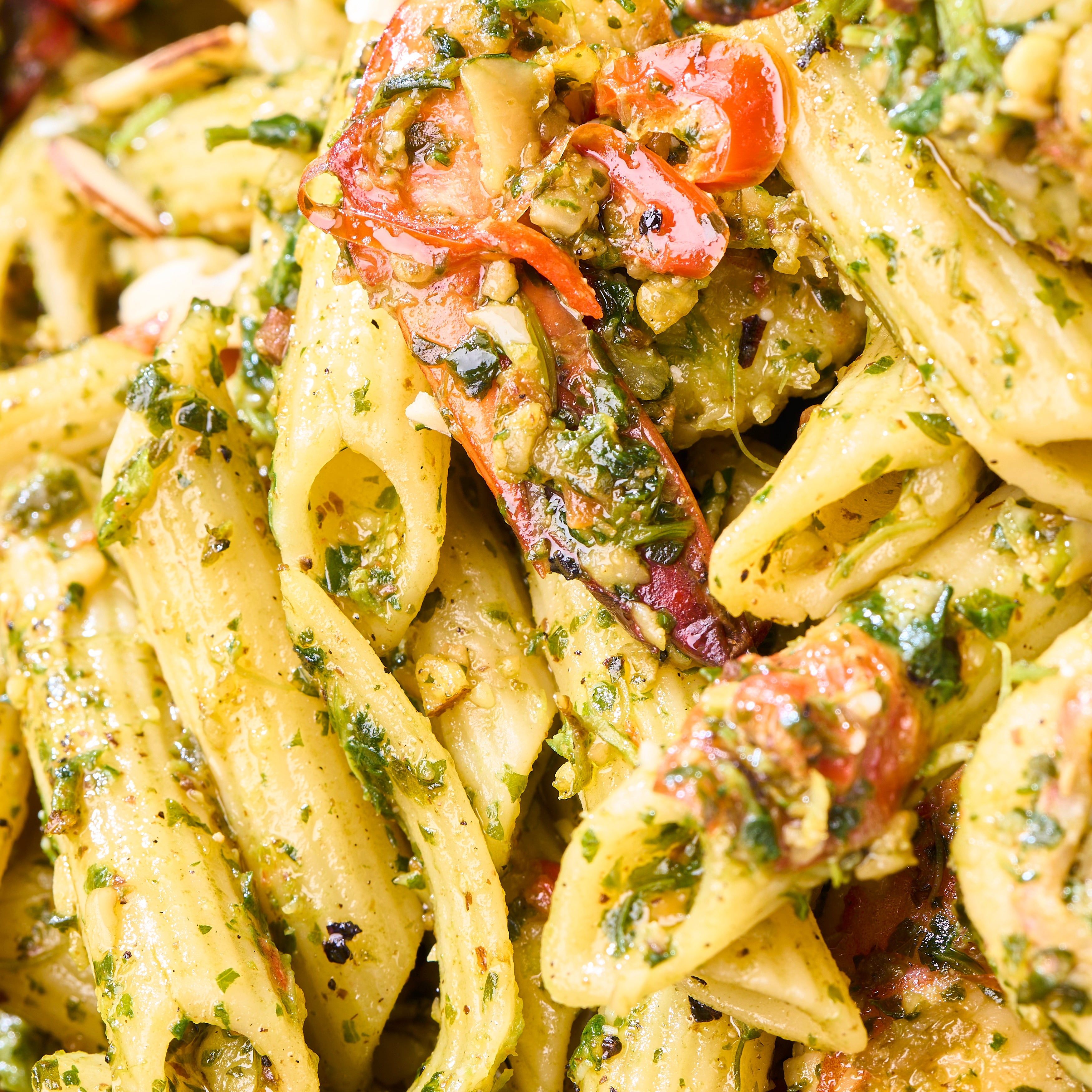 Coriander Pesto Seafood with Caramelised Chillis Pasta Tray