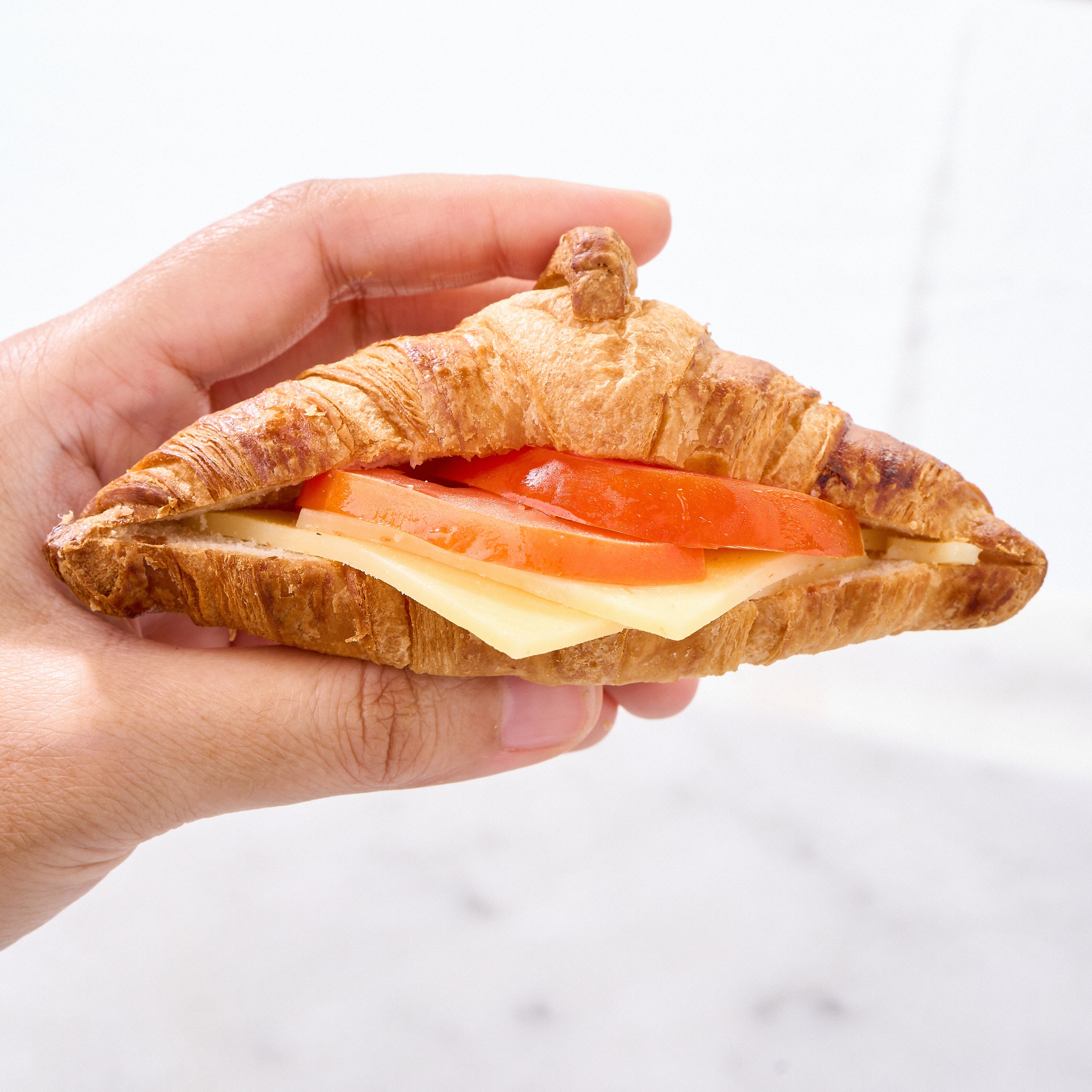 Petite Croissant Sandwich - Cheddar & Tomato (ML)