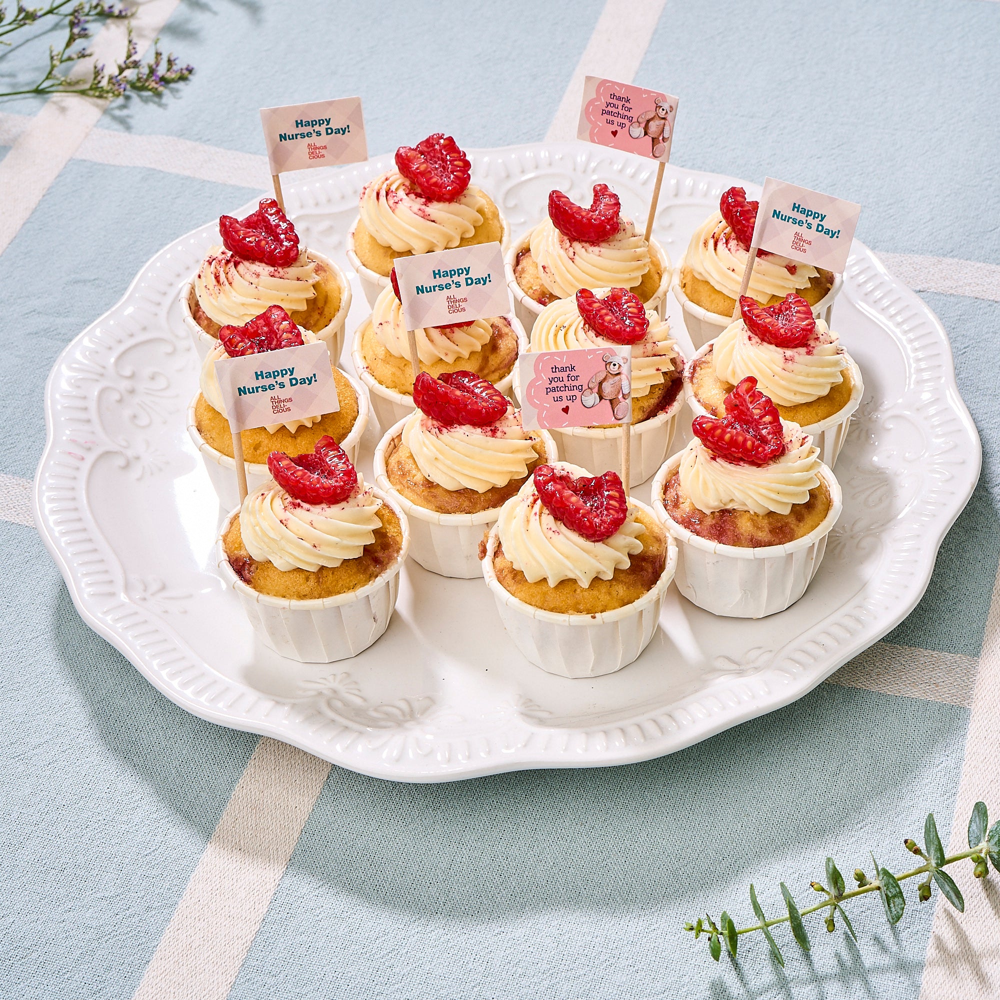 Nurses' Day: Mini Cupcakes (Box of 12)