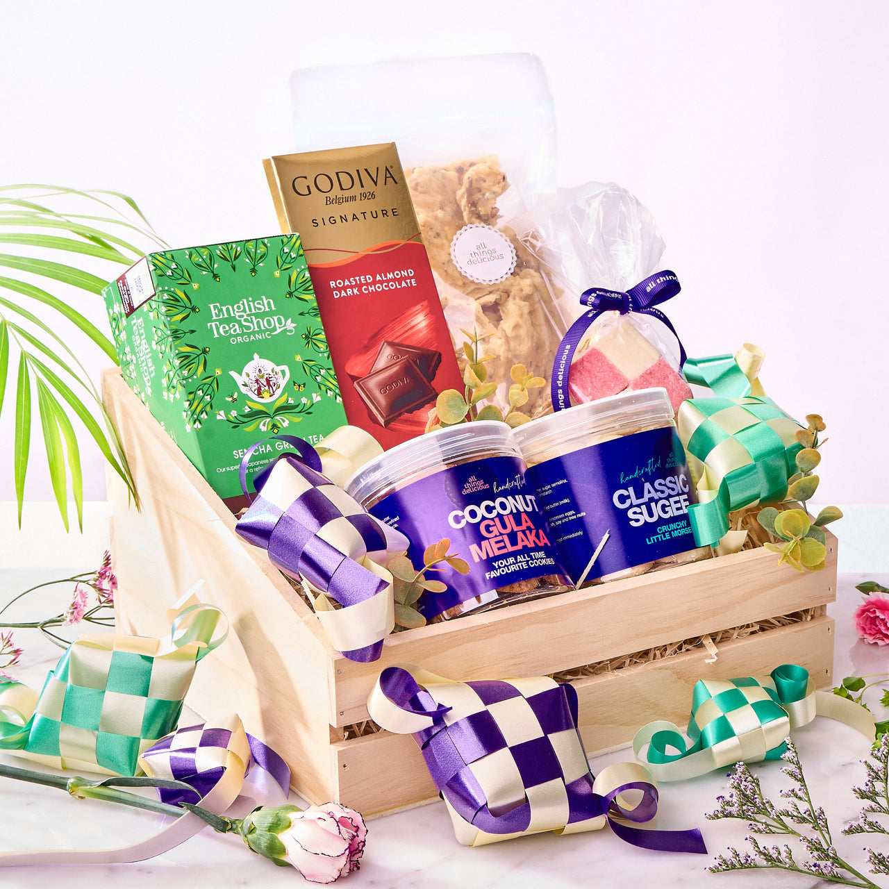 Raya Delight Hamper Basket