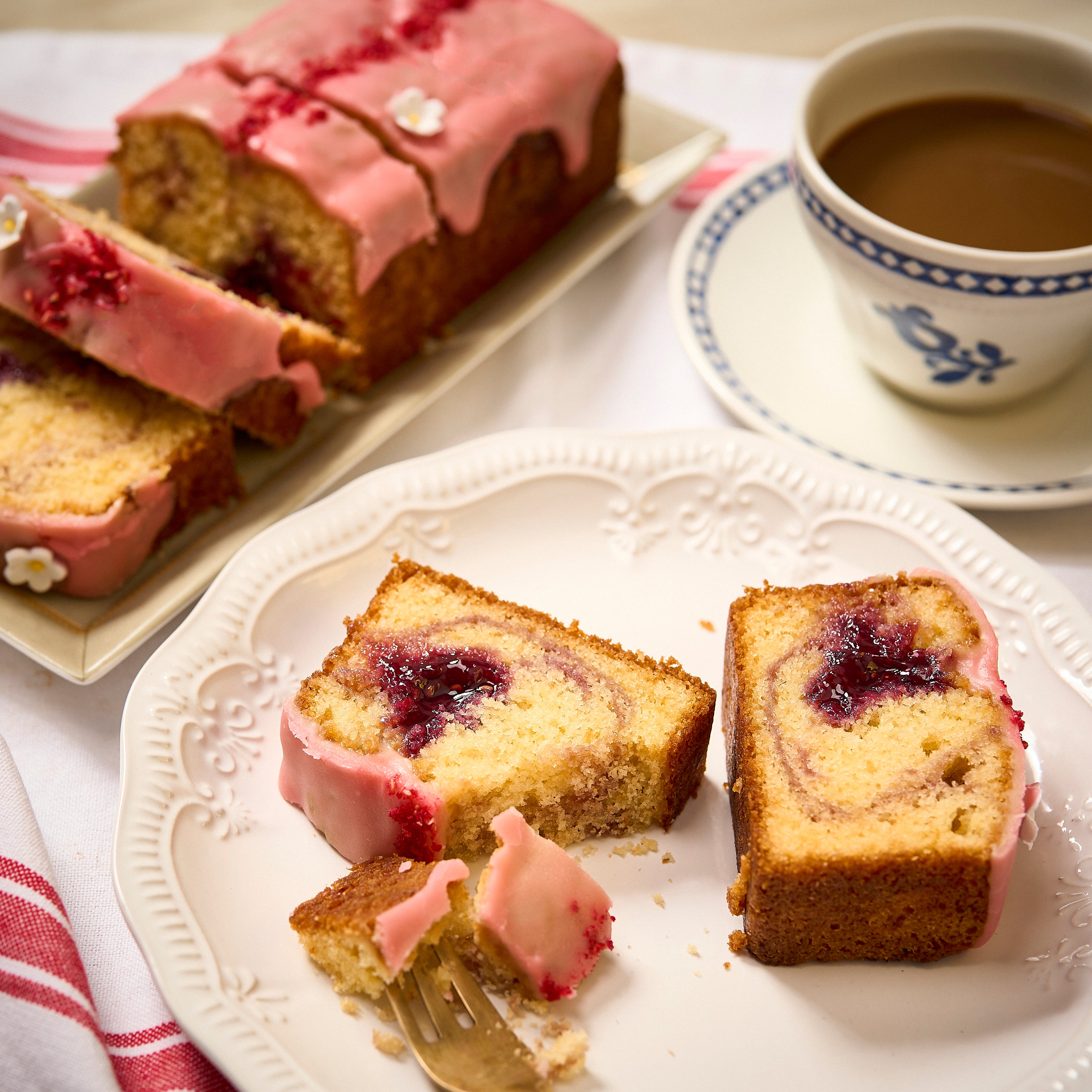Raspberry Ripple Voyage Cake