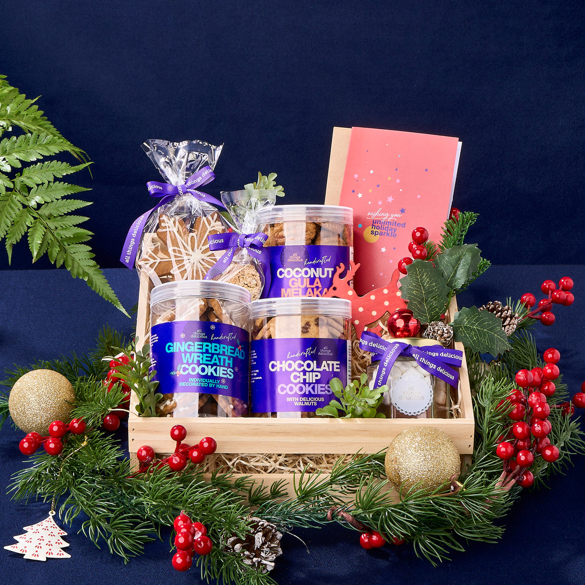 Very Merry Christmas Hamper Basket (Regular)