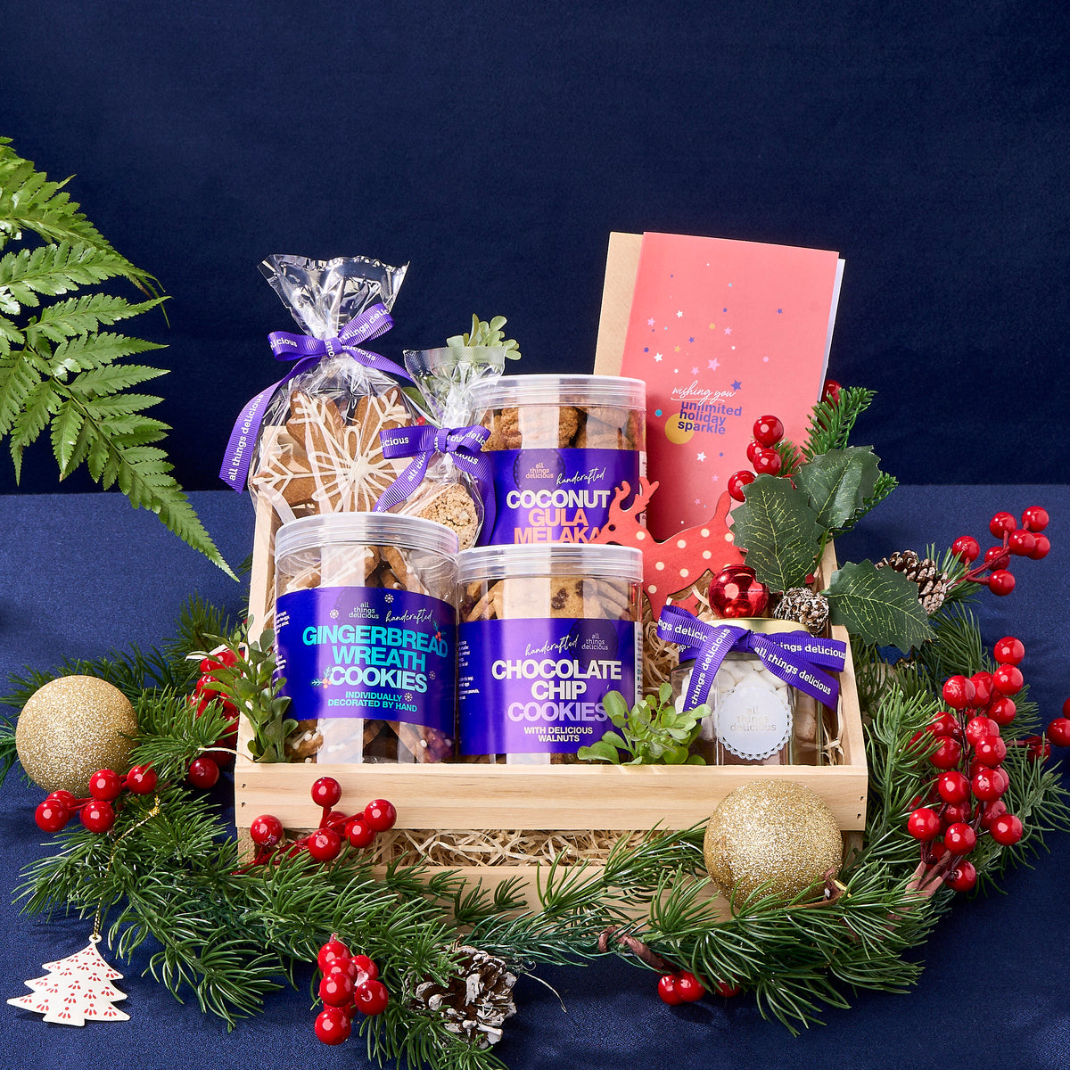 Very Merry Christmas Hamper Basket (Regular)