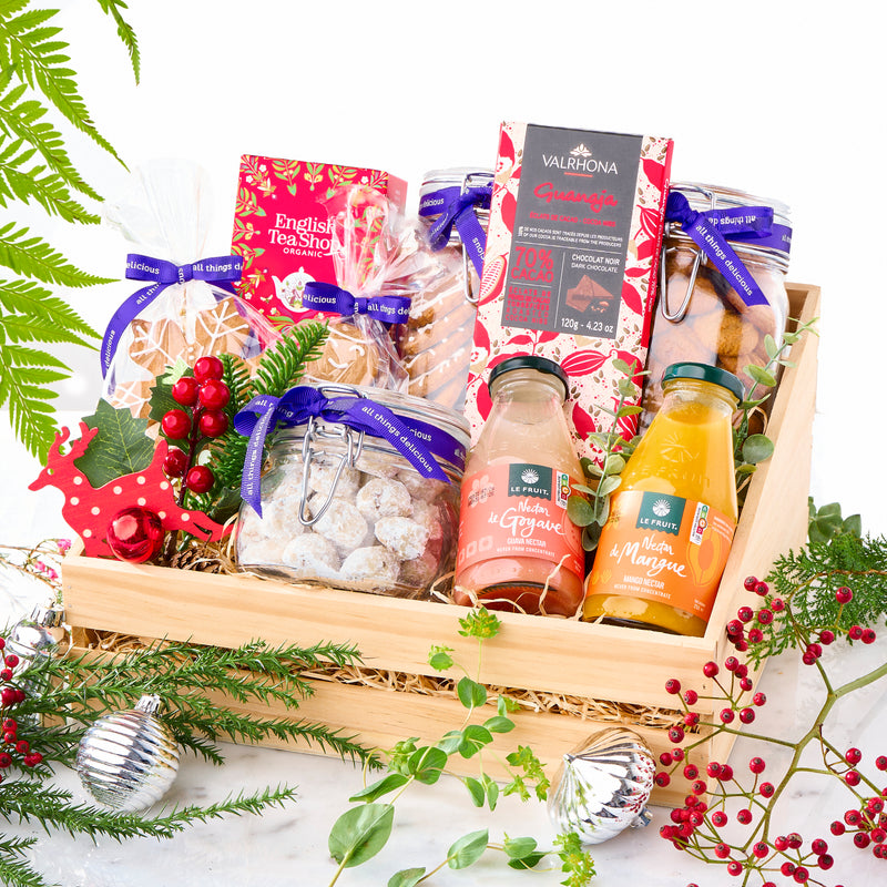 View of entire Christmas Gift Basket (Extra Large)