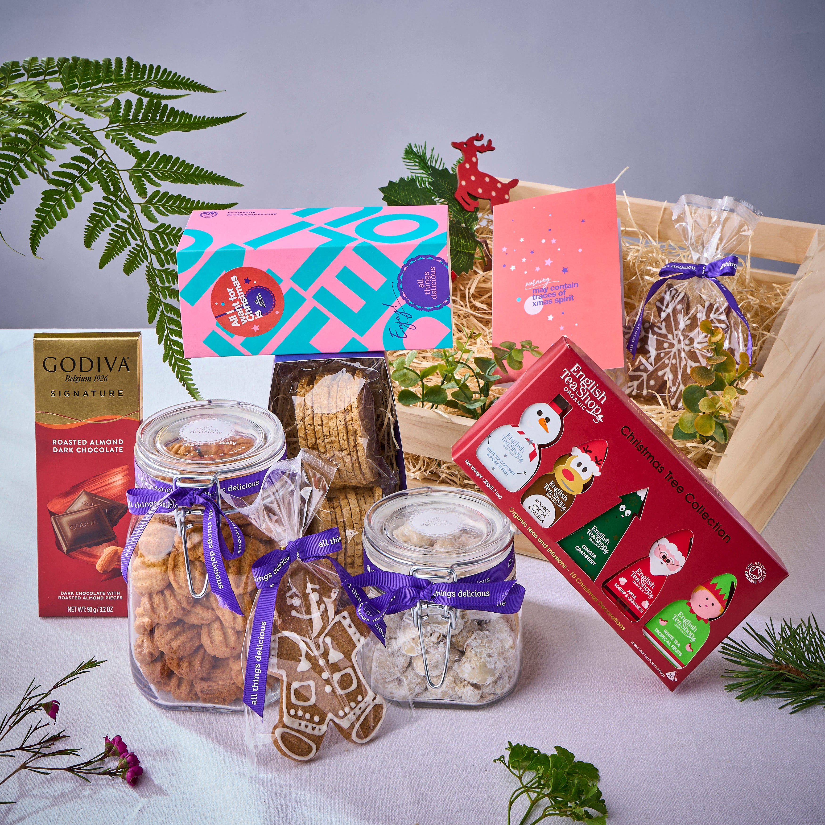 Very Merry Christmas Hamper Basket (Large)