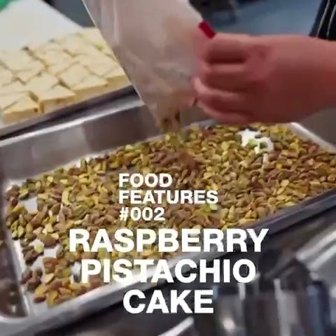 The making of the Raspberry Pistachio Cake