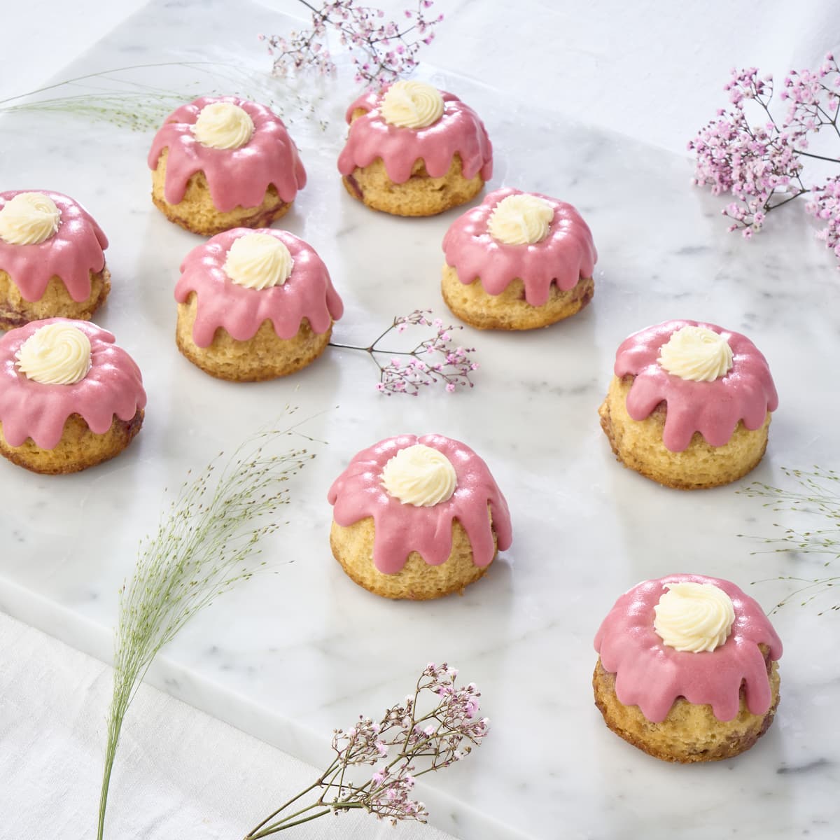 Mini Raspberry Ripple Bundt (Box of 9)