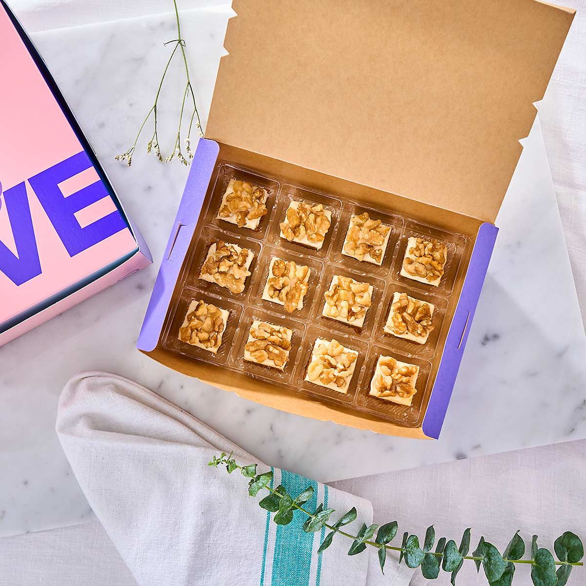Mini Cakes (Box of 12)
