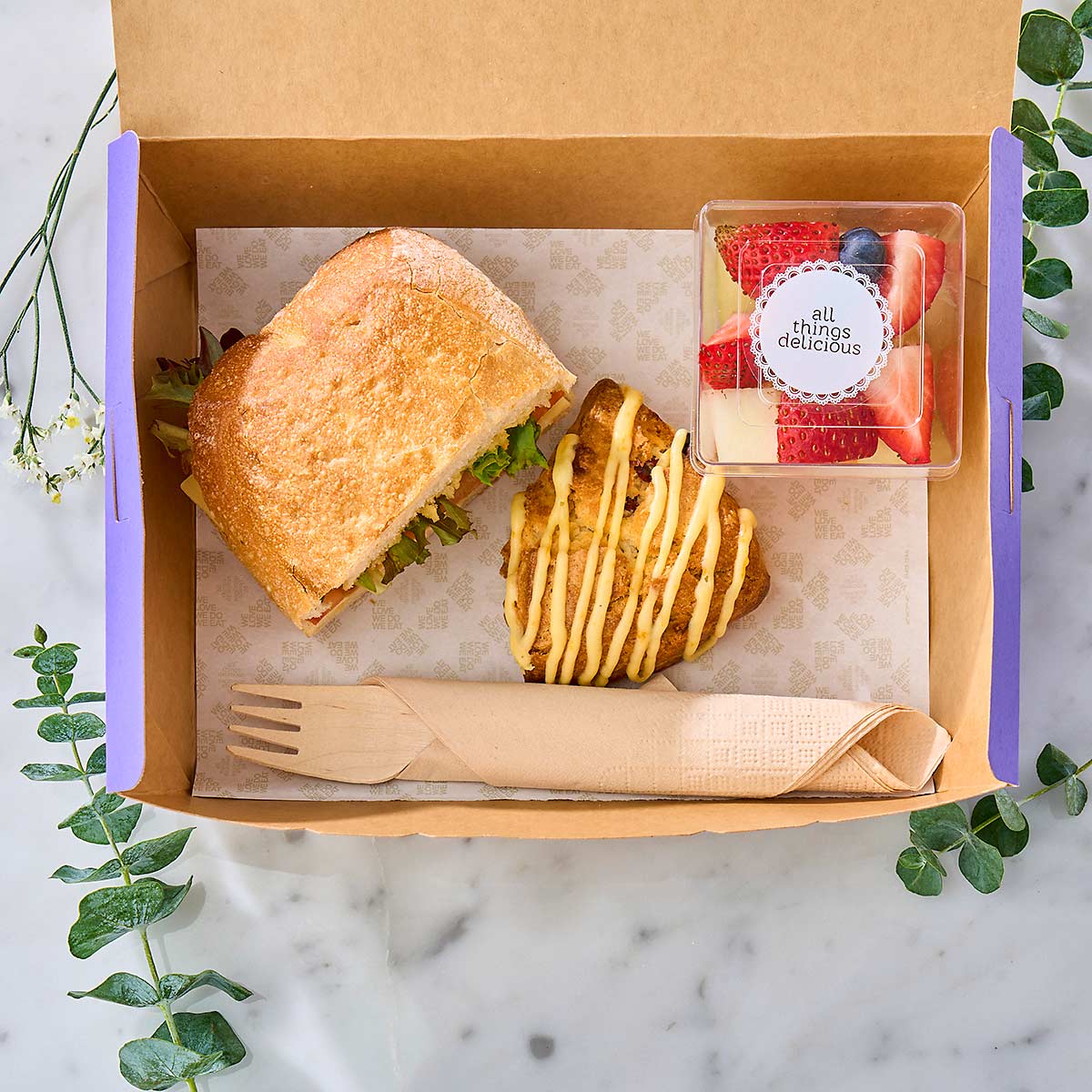 Individual Refreshment Box (with Light Sandwich)