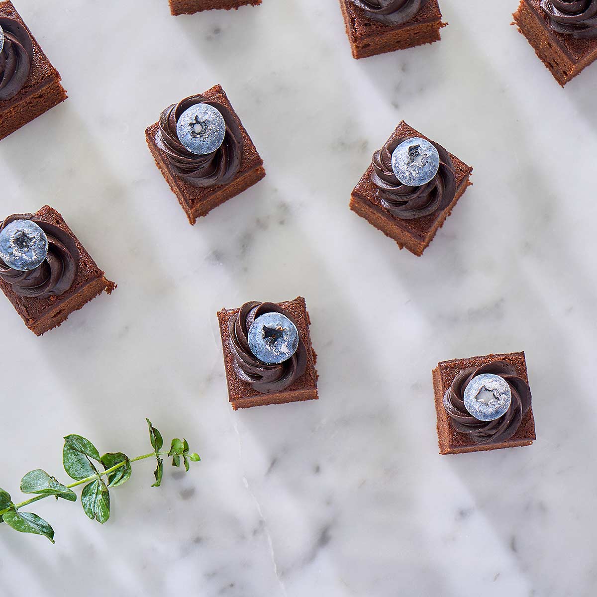 Mini Cakes (Box of 36)