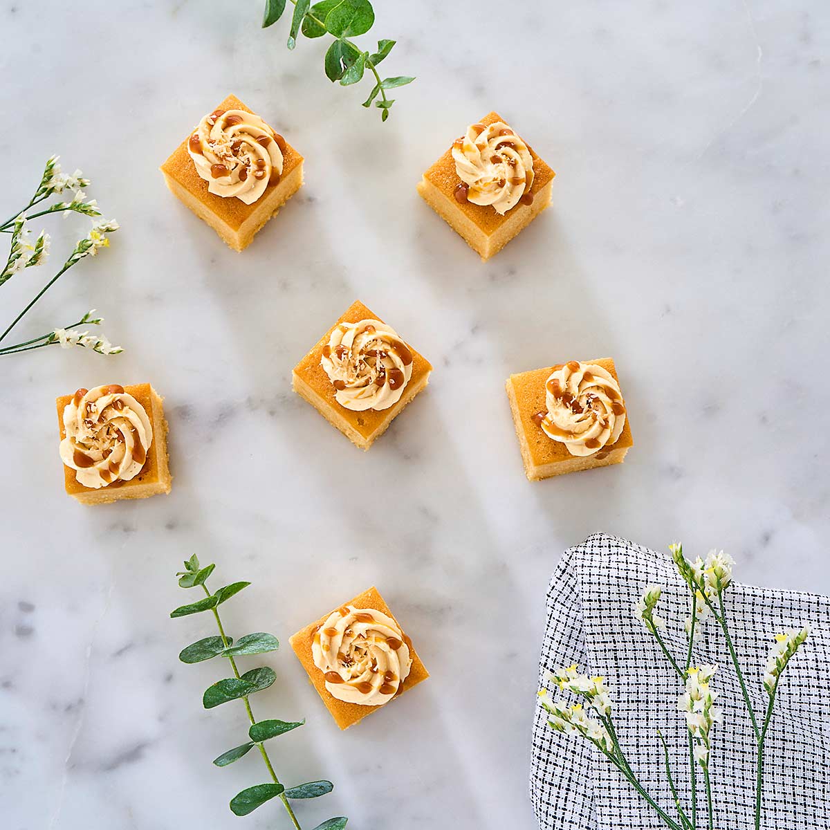 Mini Cakes (Box of 36)