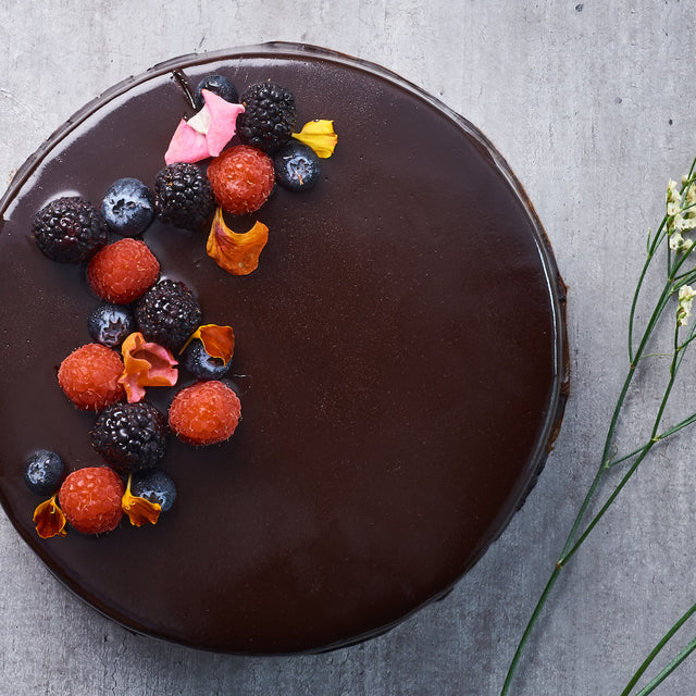products/ATD_CelebCake_DarkChocolateTorte_012.jpg